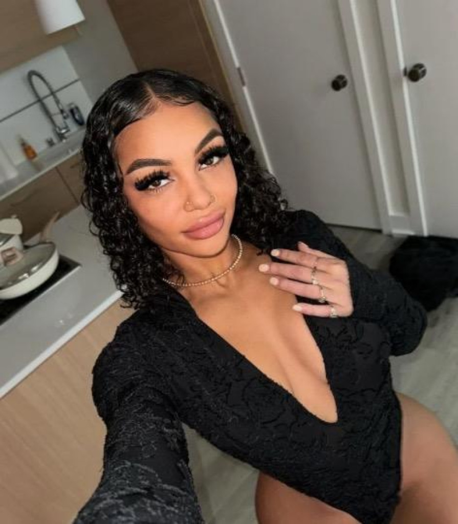 Alyssa photo 1
