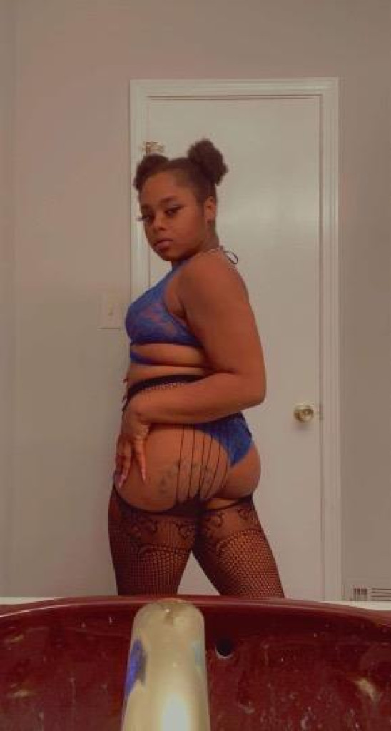 leaving town in a few weeks! enjoy me while you can❤‍🔥💰 photo 1