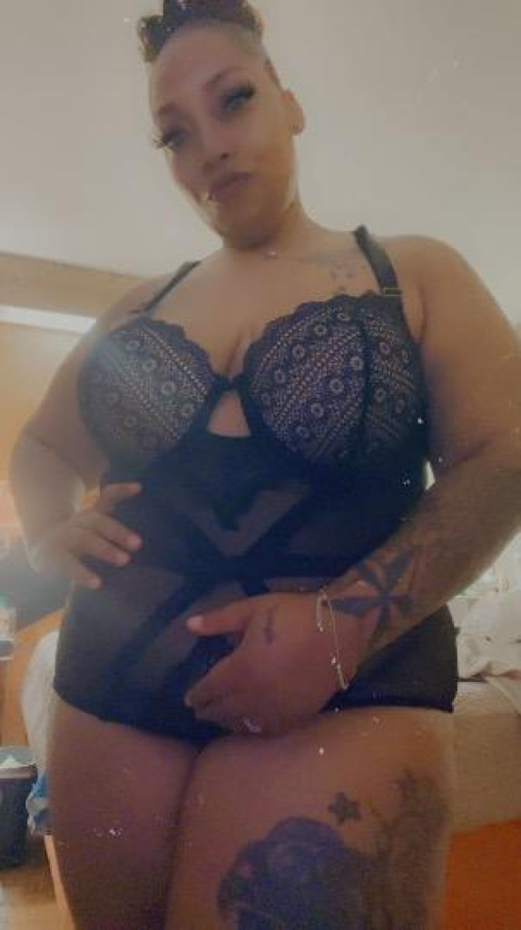 Mia photo 1