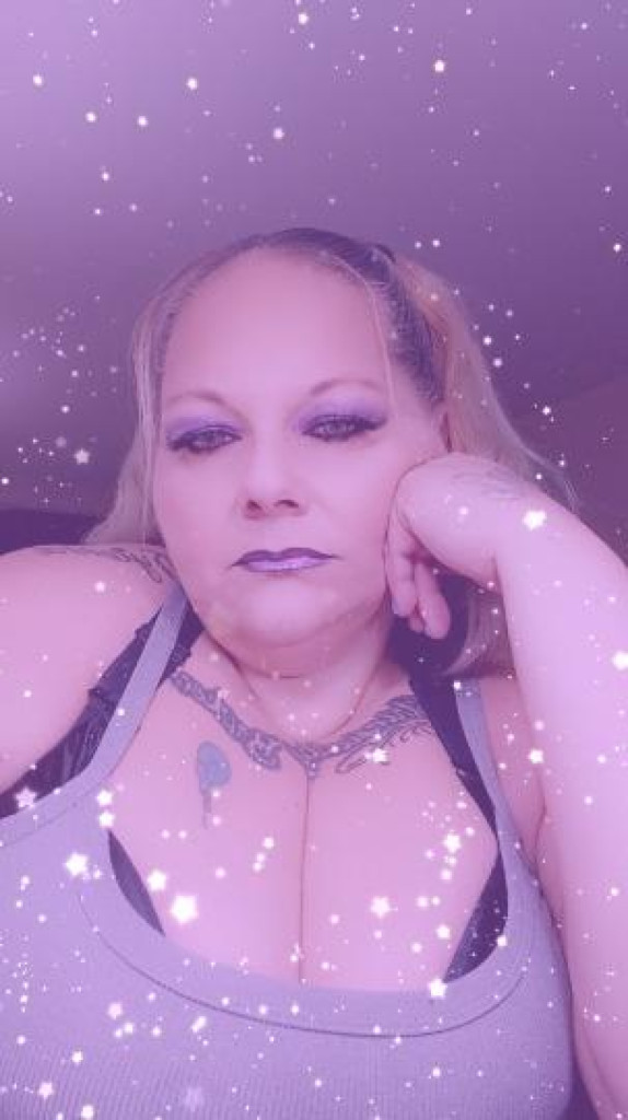 LADY photo 1
