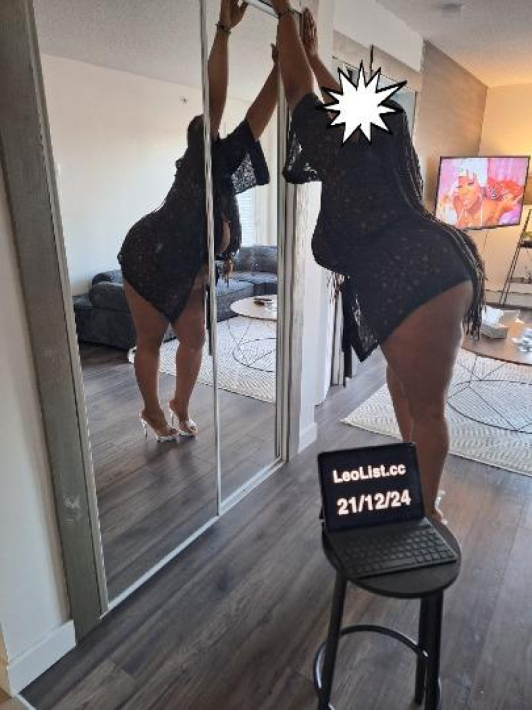 Ebony photo 1