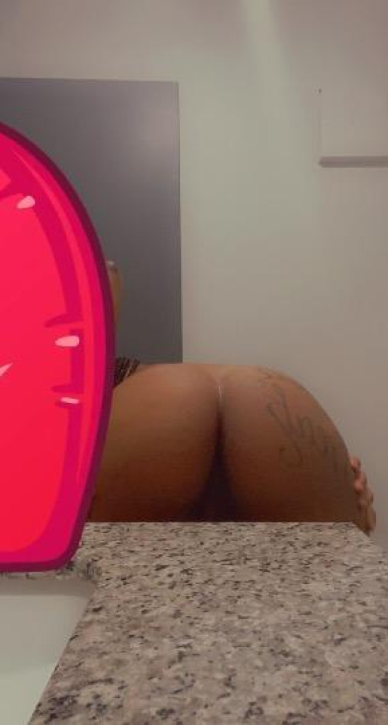 Mia photo 1