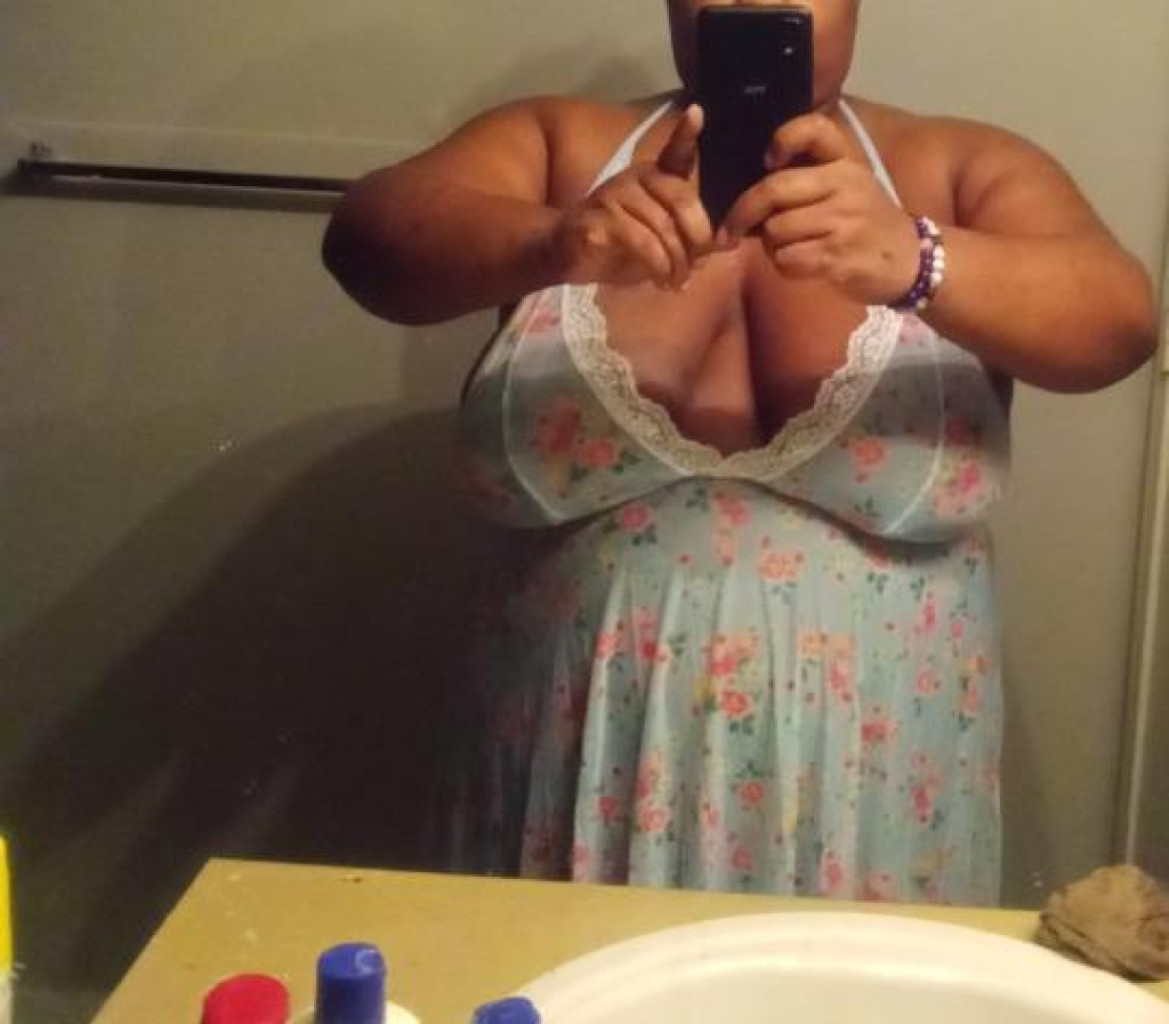 Danni photo 1
