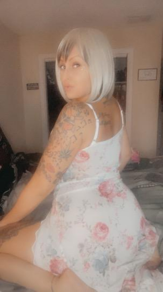 Mia photo 1
