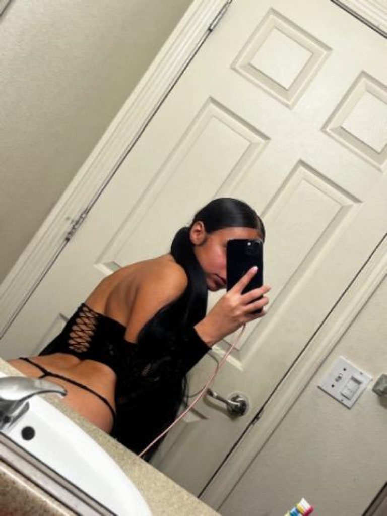 Lexi photo 1