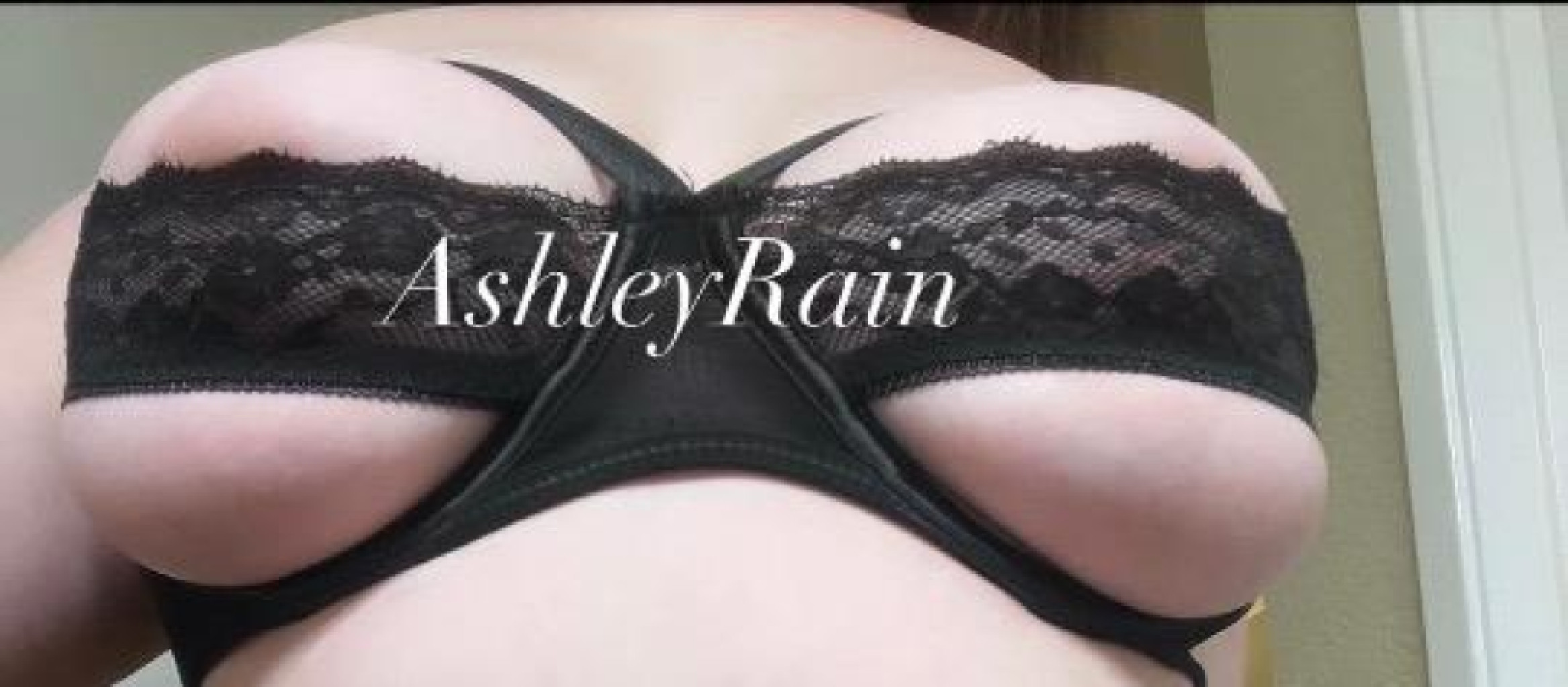 Ashley photo 1