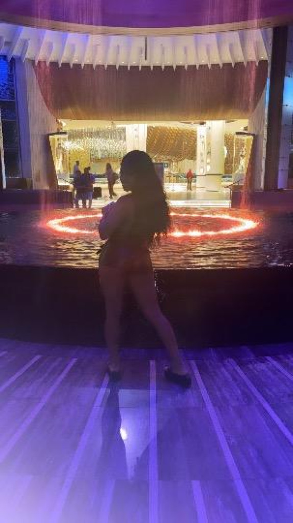 Kiss photo 1