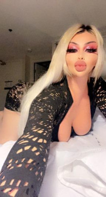 Arithedoll listing photo
