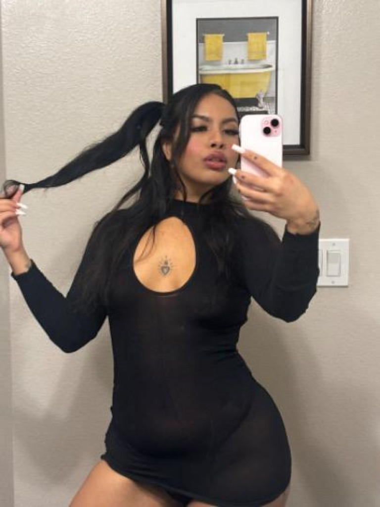 Selena photo 1
