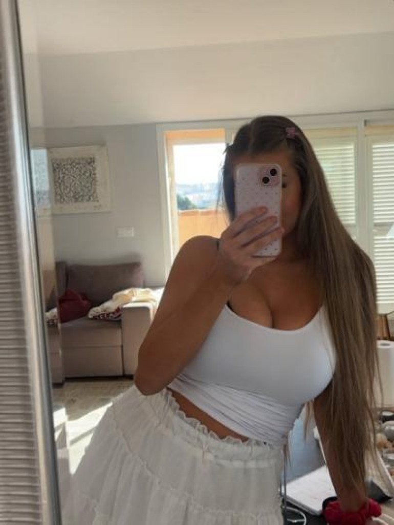 ALL AMERICAN APPLE PIE. PARTY GIRL photo 1