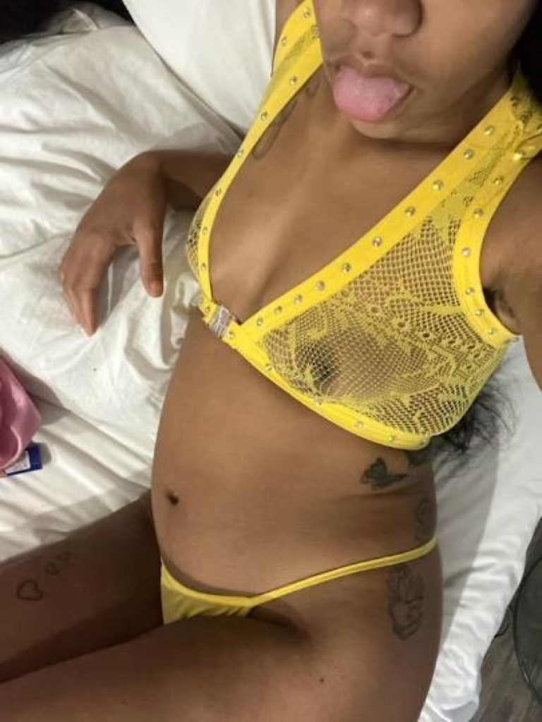 Honeyy photo 1