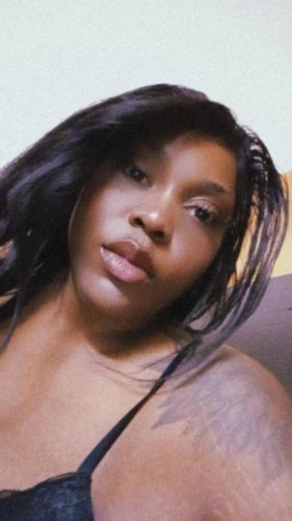 Aaliyah photo 1