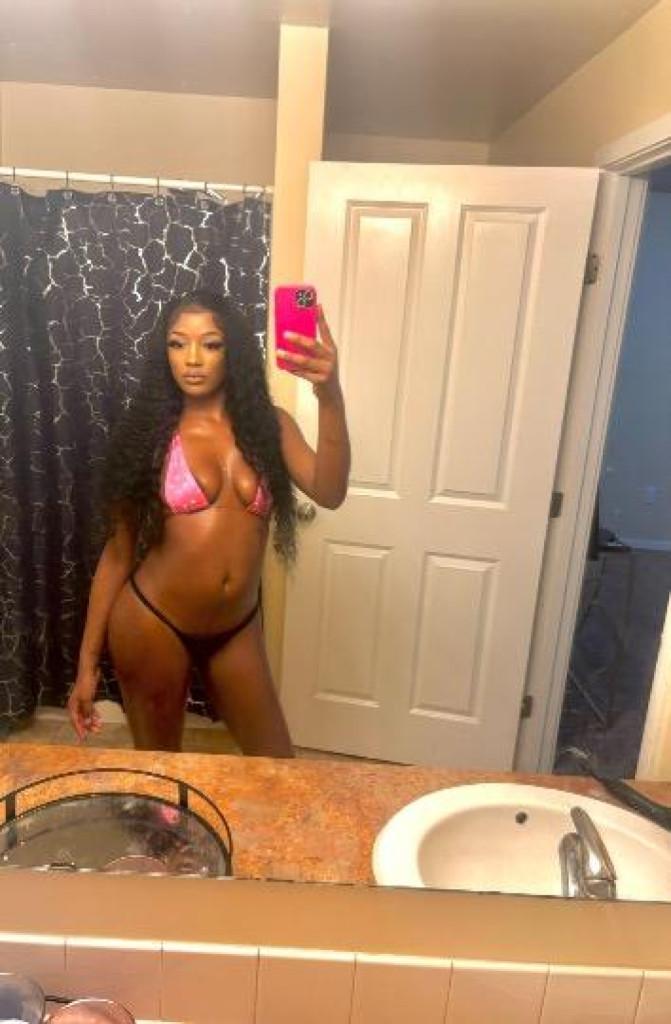 Slim & Curvy ,pretty face, Amazing BODY! photo 1