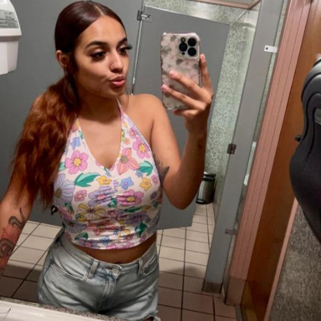 Thick Tatted Snow Bunny ready to drain you 😈 photo 1