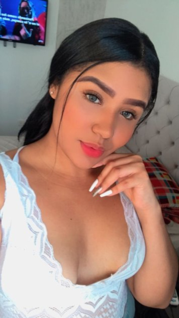 melany04 photo 1