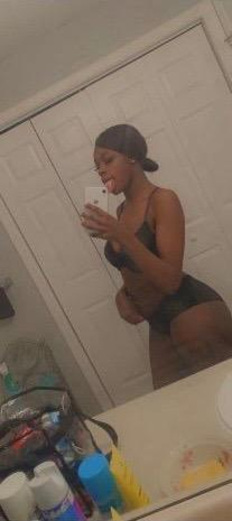 Leah photo 1