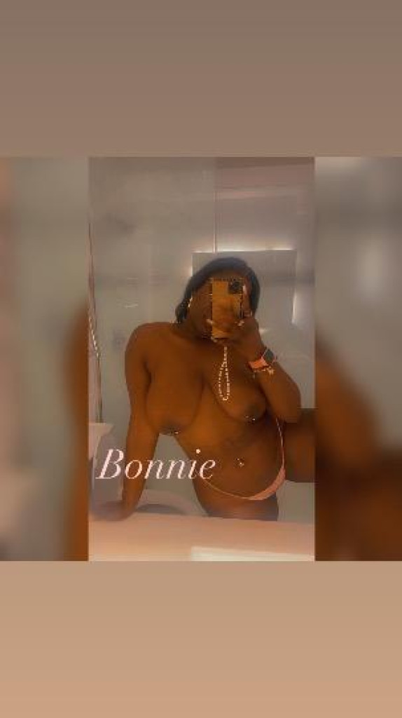 BonnieCapri photo 1