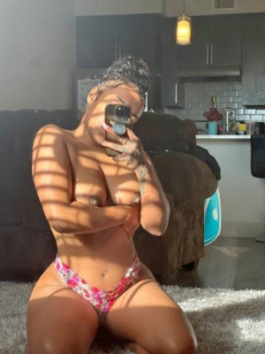Selinaalovee listing photo