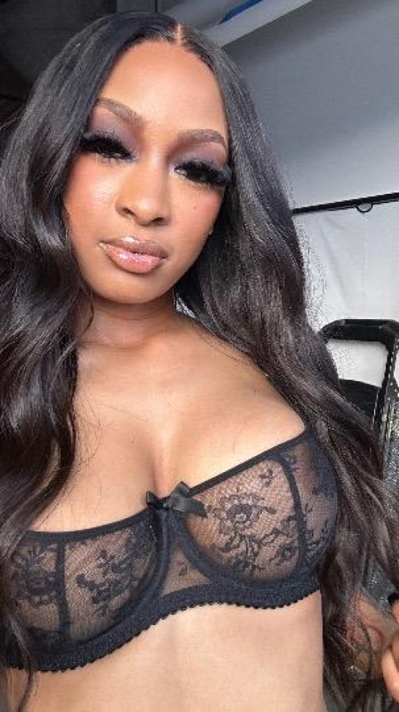 Kayla photo 1