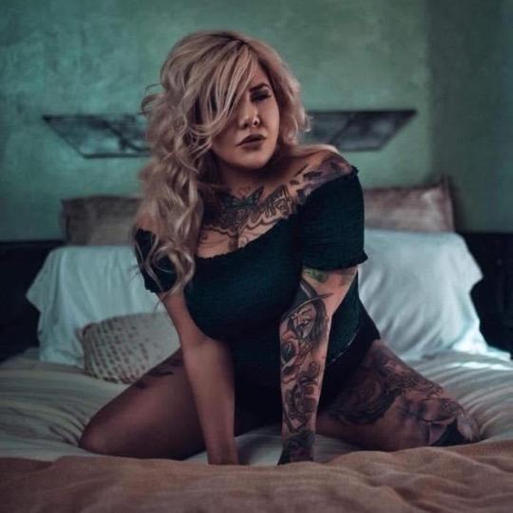 Lola photo 1