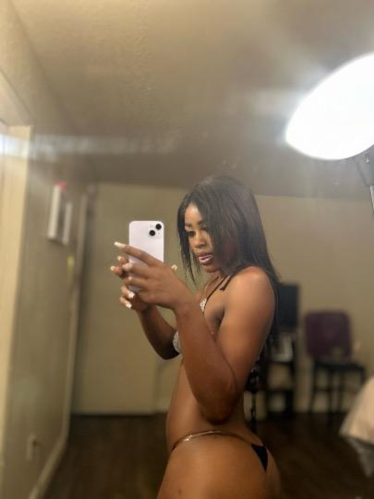 Lexi photo 1