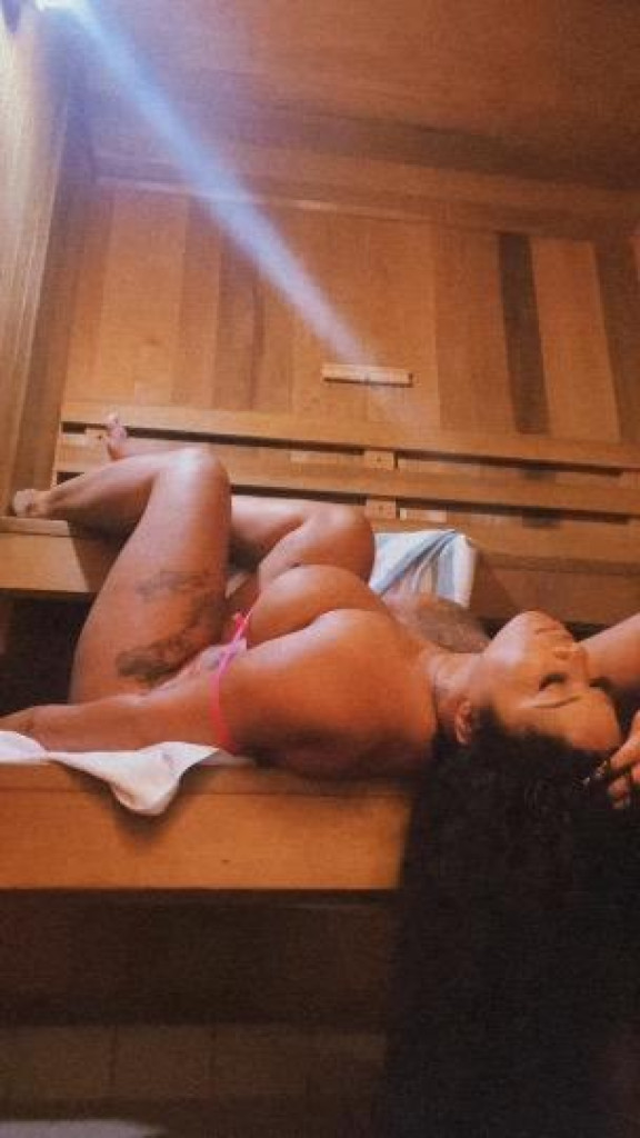 Induge in your desires with a starr photo 1