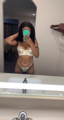 AlexxaMarie listing photo