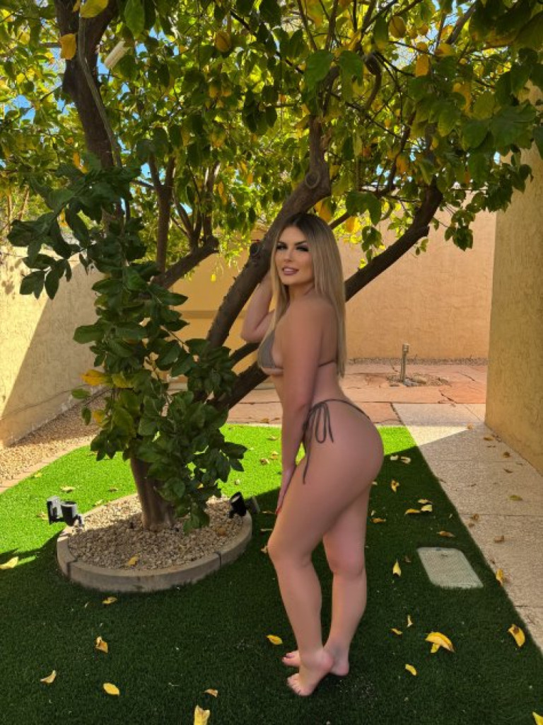 Riley foxx photo 1
