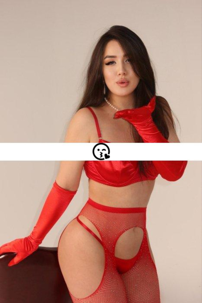 Adriana photo 1