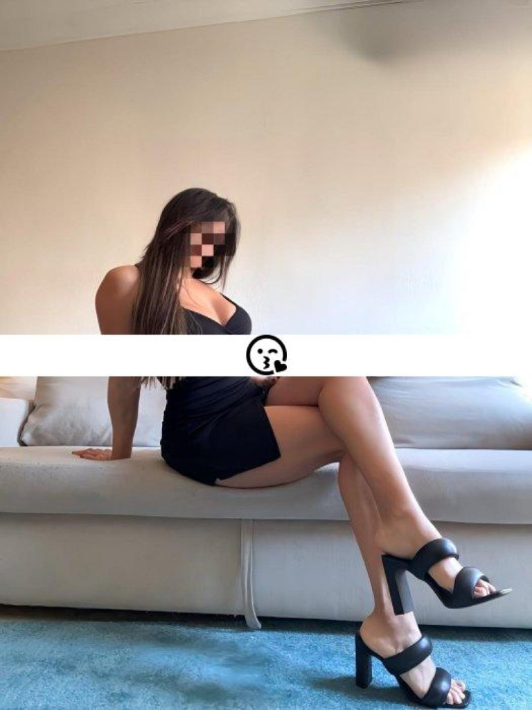 Zoe photo 1