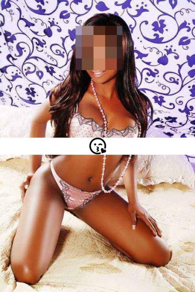Chanel Petite photo 1