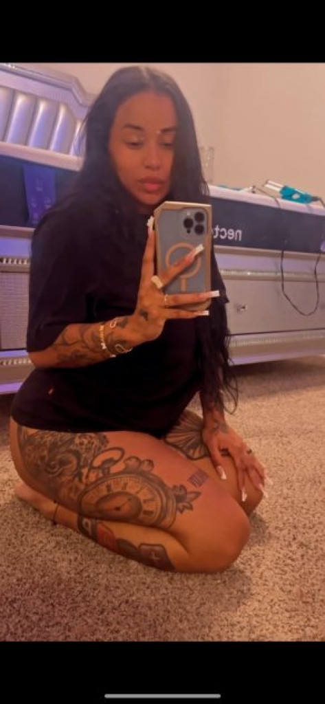 Jenny photo 1