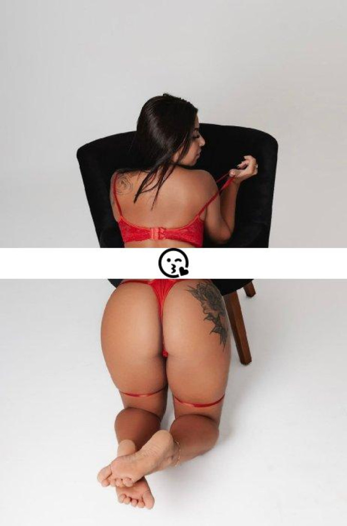 Adriana photo 1