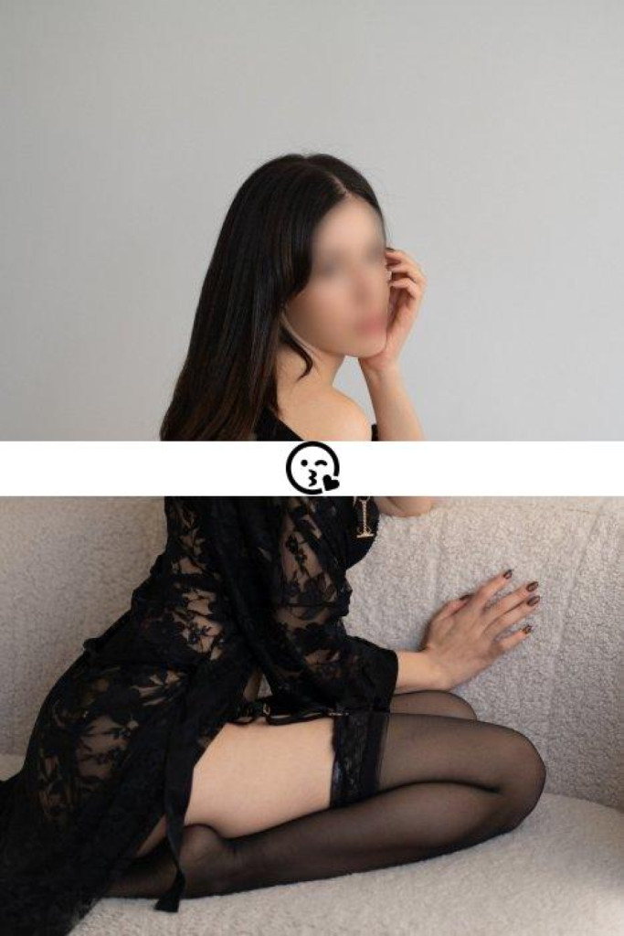 Claire De Lune photo 1