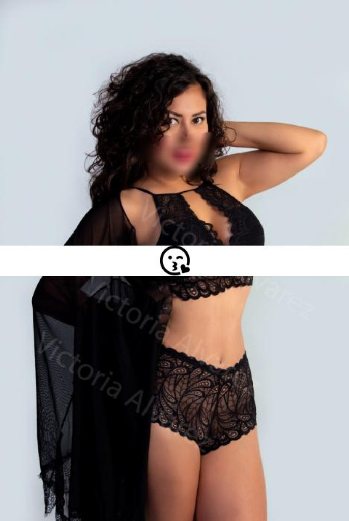 Victoria Alvarez photo 1
