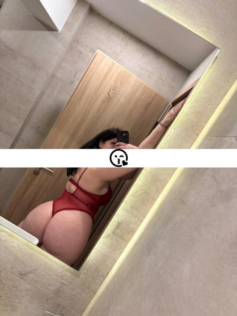 Nicole photo 1