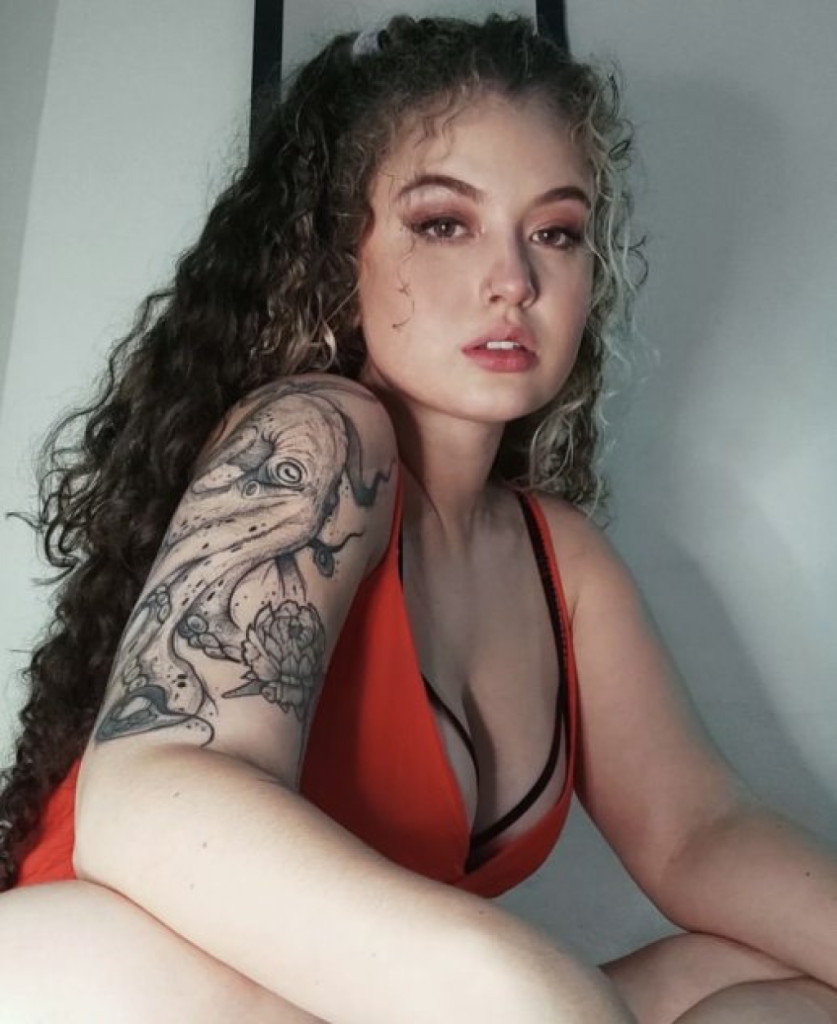 Vicky photo 1