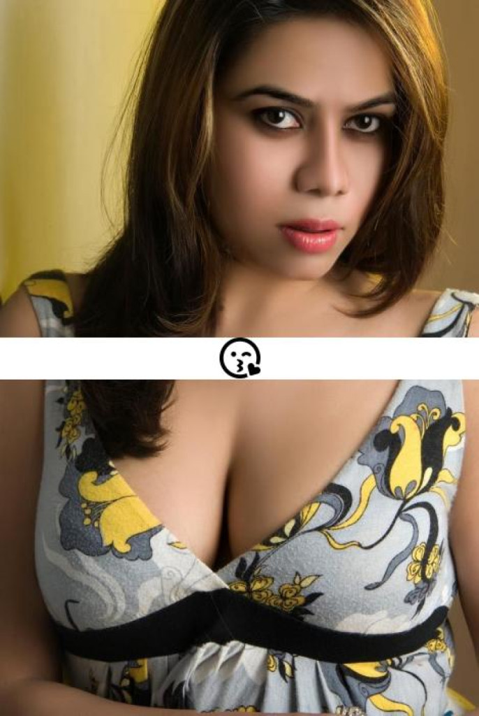 Anjali Busty Indian photo 1