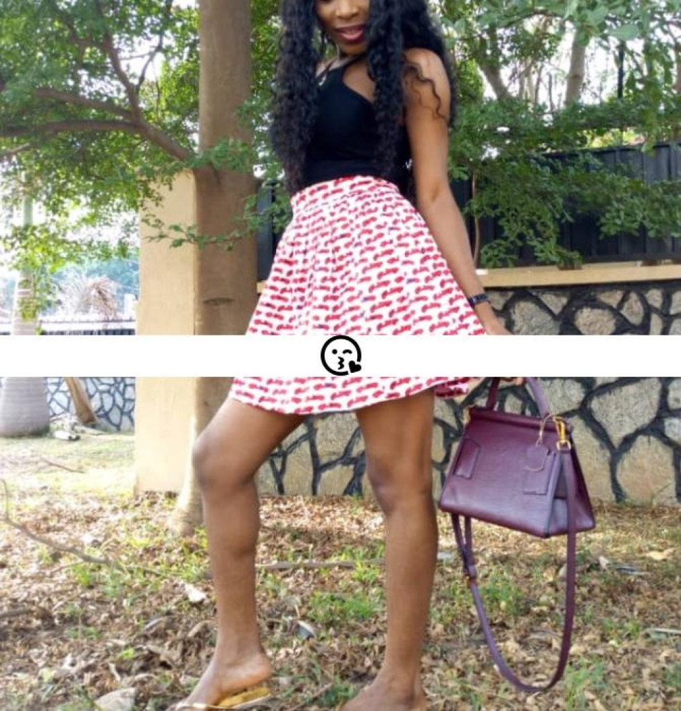 Monica Lee photo 1