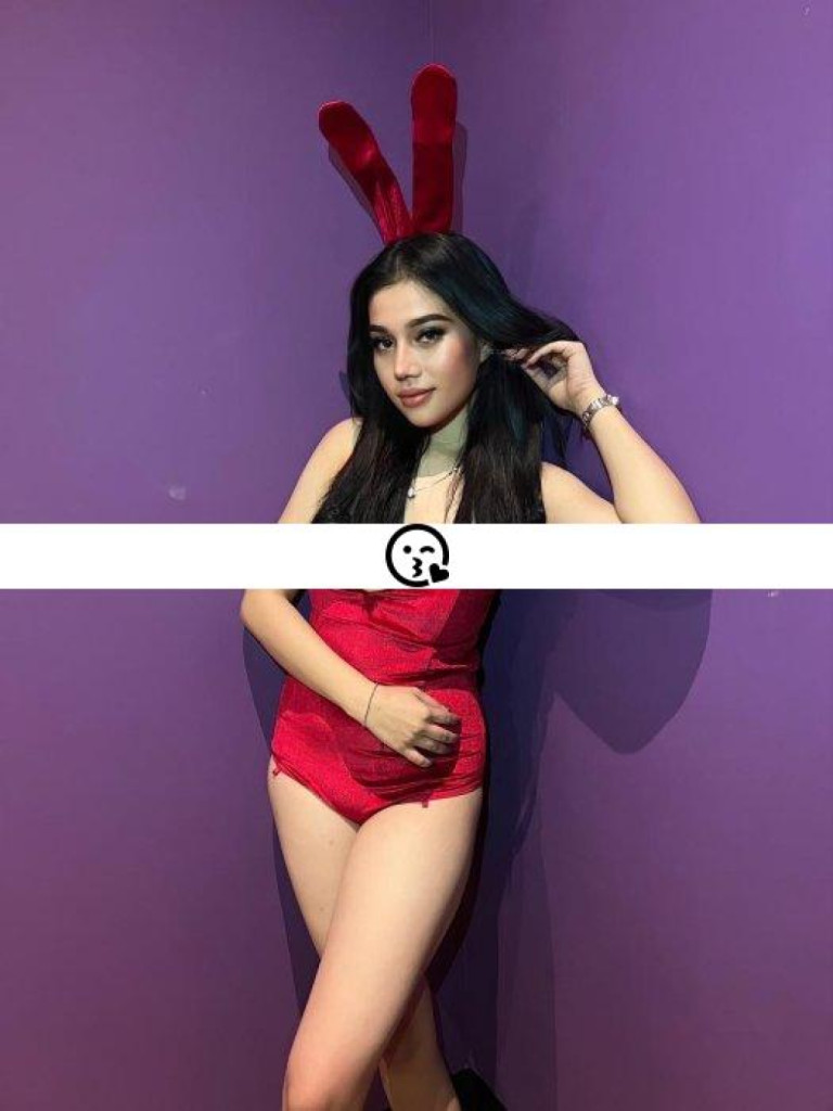 Atika Dewi photo 1