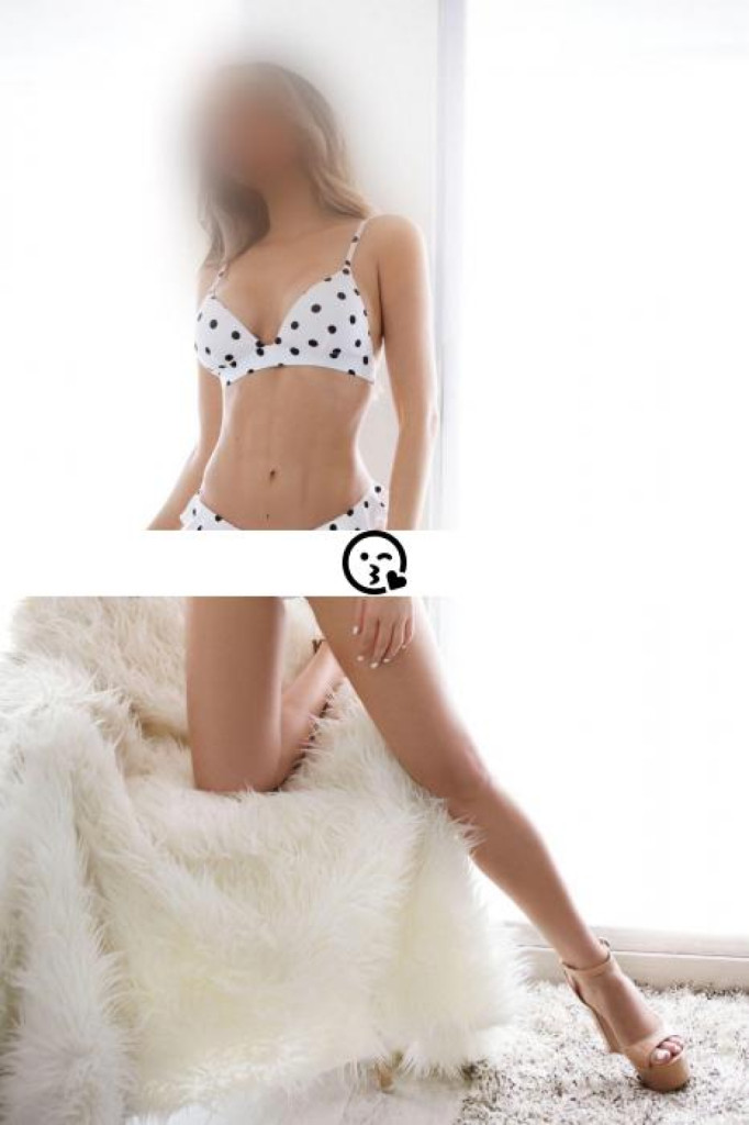 Camila photo 1