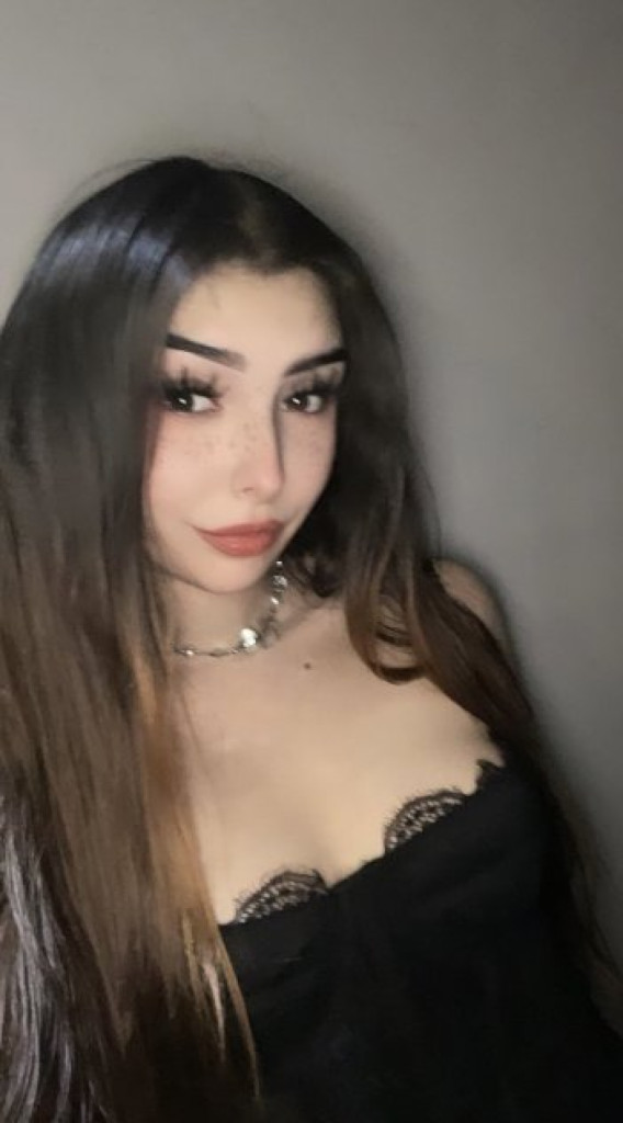Kayla photo 1