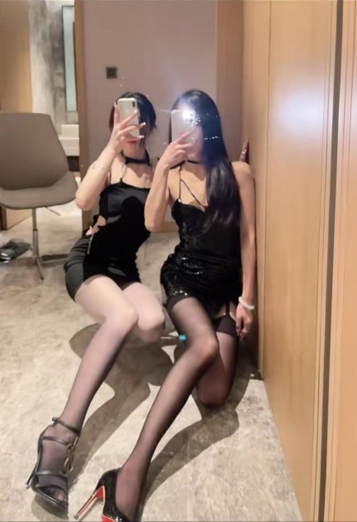 2 girls bbfs photo 1