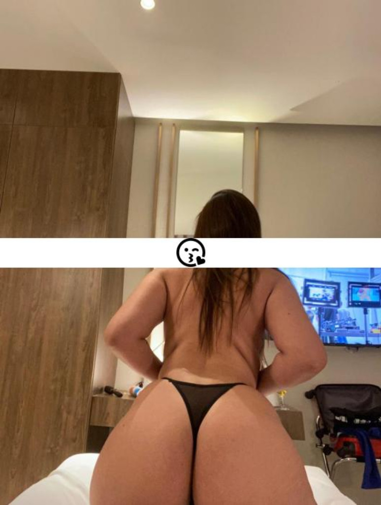 Linda Brazilian natural photo 1