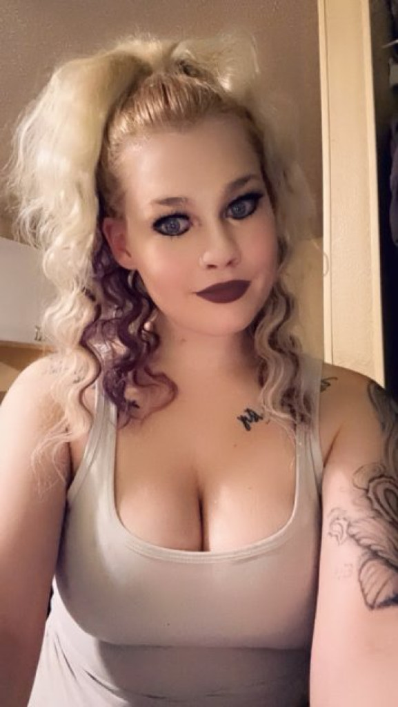 Pornstar Nadia photo 1