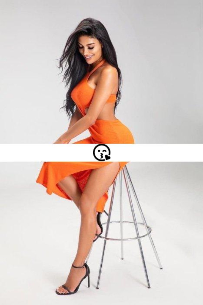 Nicole photo 1