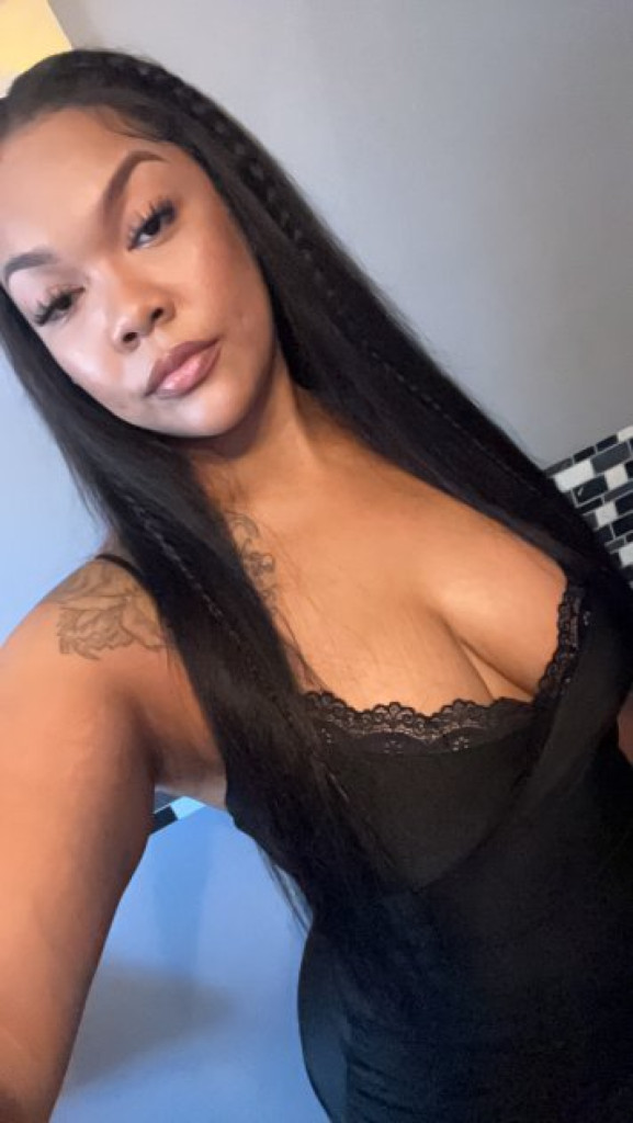 Erika photo 1