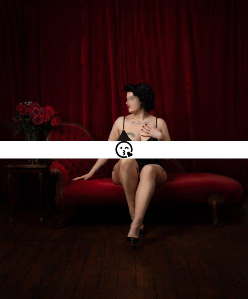 Cora Leigh photo 1