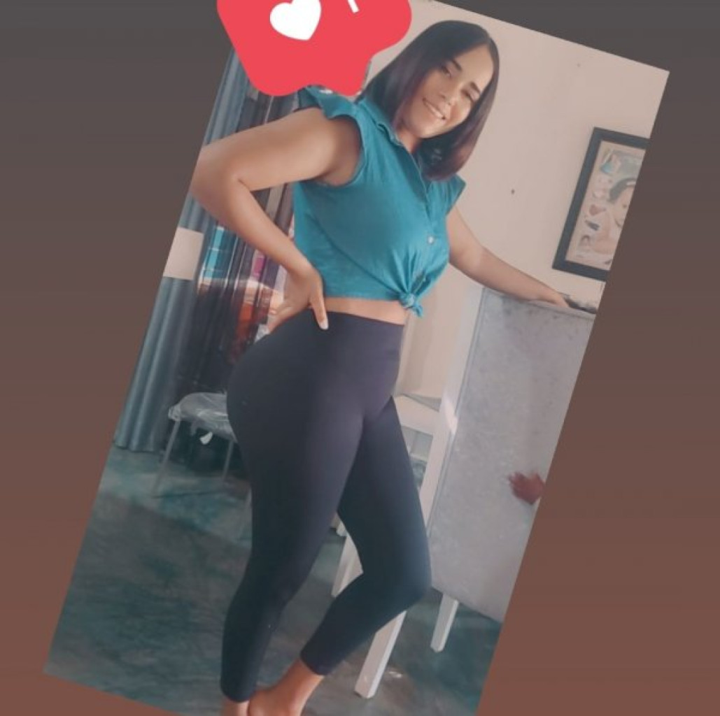 Cristina (803-284-6479) photo 1