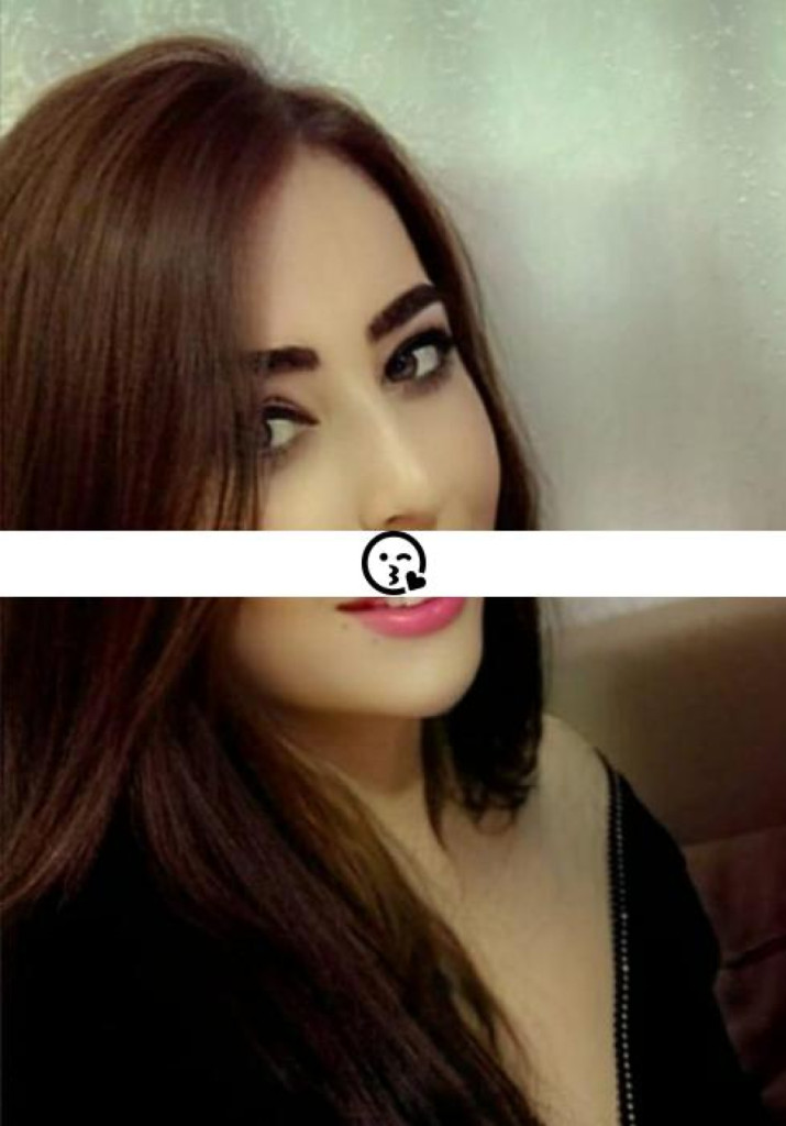 Elif photo 1